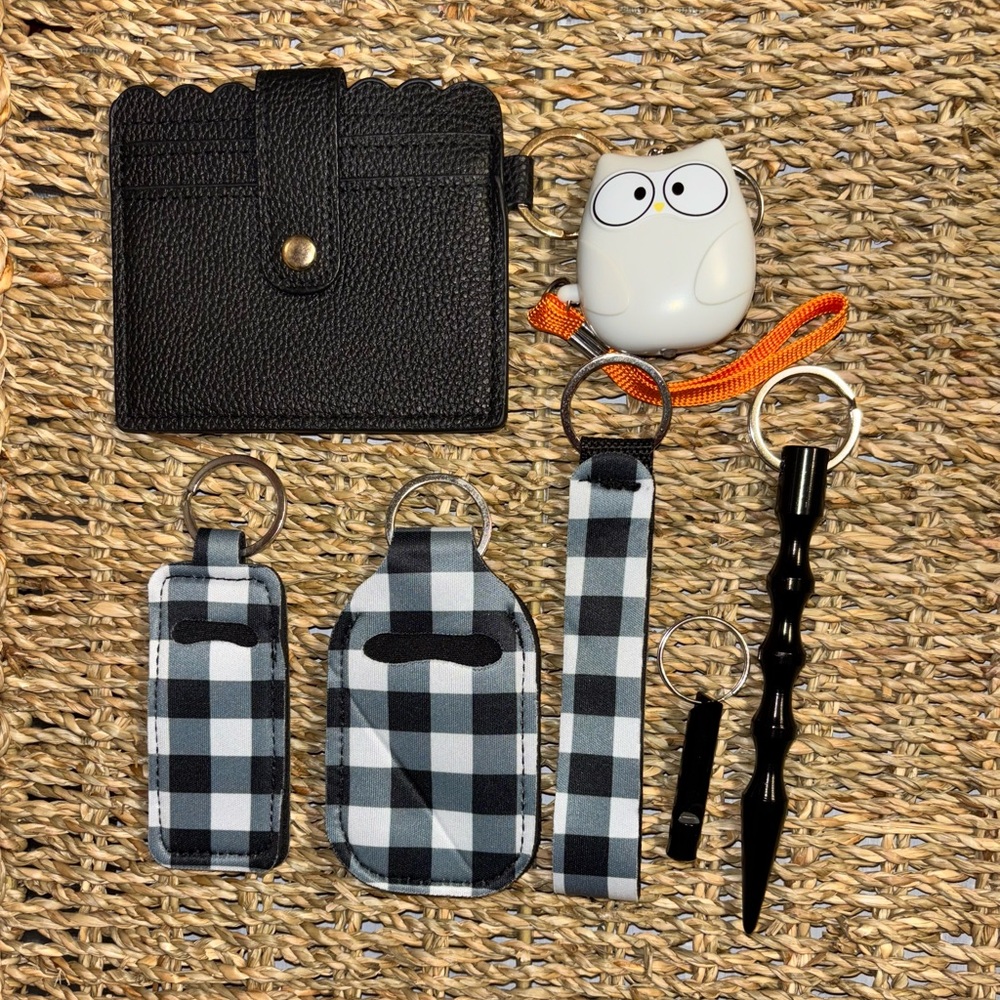 8 Piece Mini Wallet Safety Keychain Set